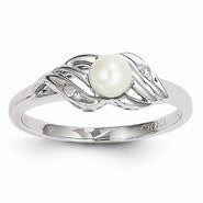 14k White Gold Pearl Diamond Ring