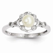 14k White Gold Pearl Diamond Ring